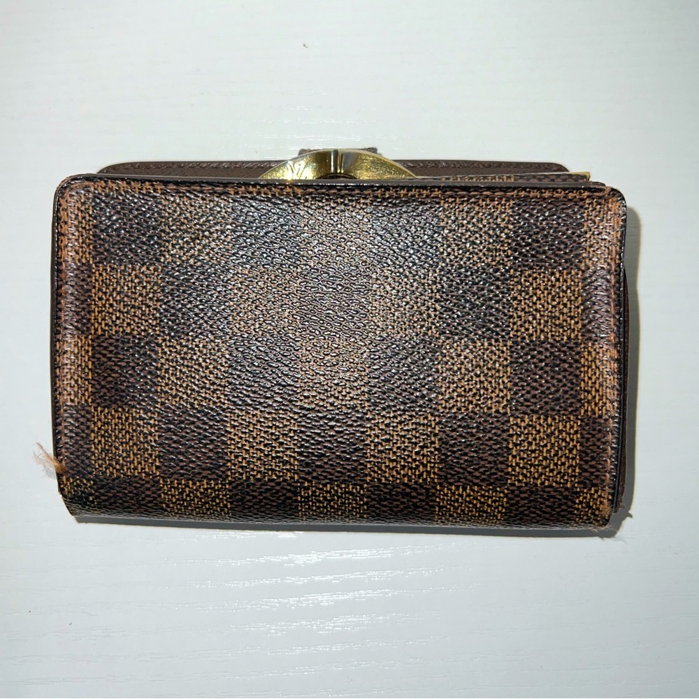 Louis Vuitton Damier Kiss Lock Wallet